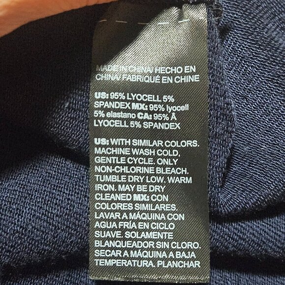 Chicos Navy Blue Cowl Neck Long Sleeve Top Ruched Sleeves Side Slits Size XL Lyo - Picture 4 of 9